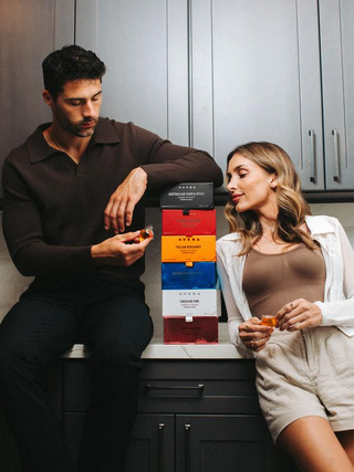 Couple with the Avera laundry pods range